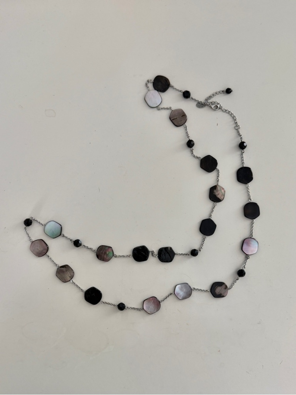 🌹 Lia Sophia Black Mother-of-Pearl Station Necklace #0156